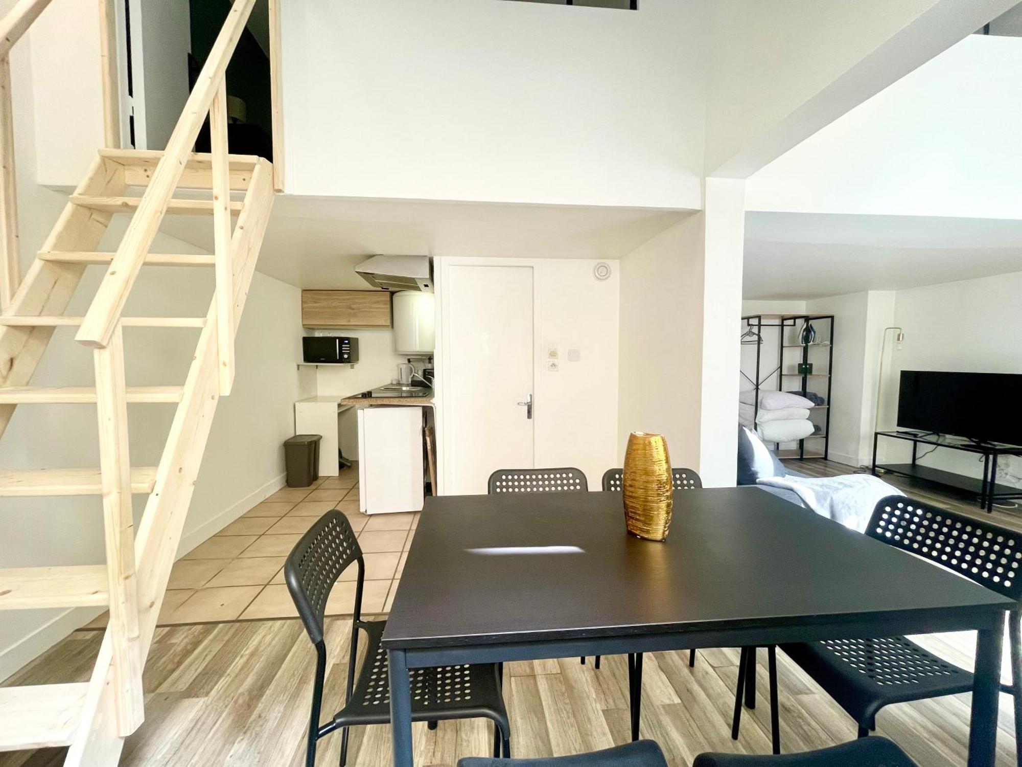 Homely & Charming Parisian Duplex - Near Marais Appartamento *