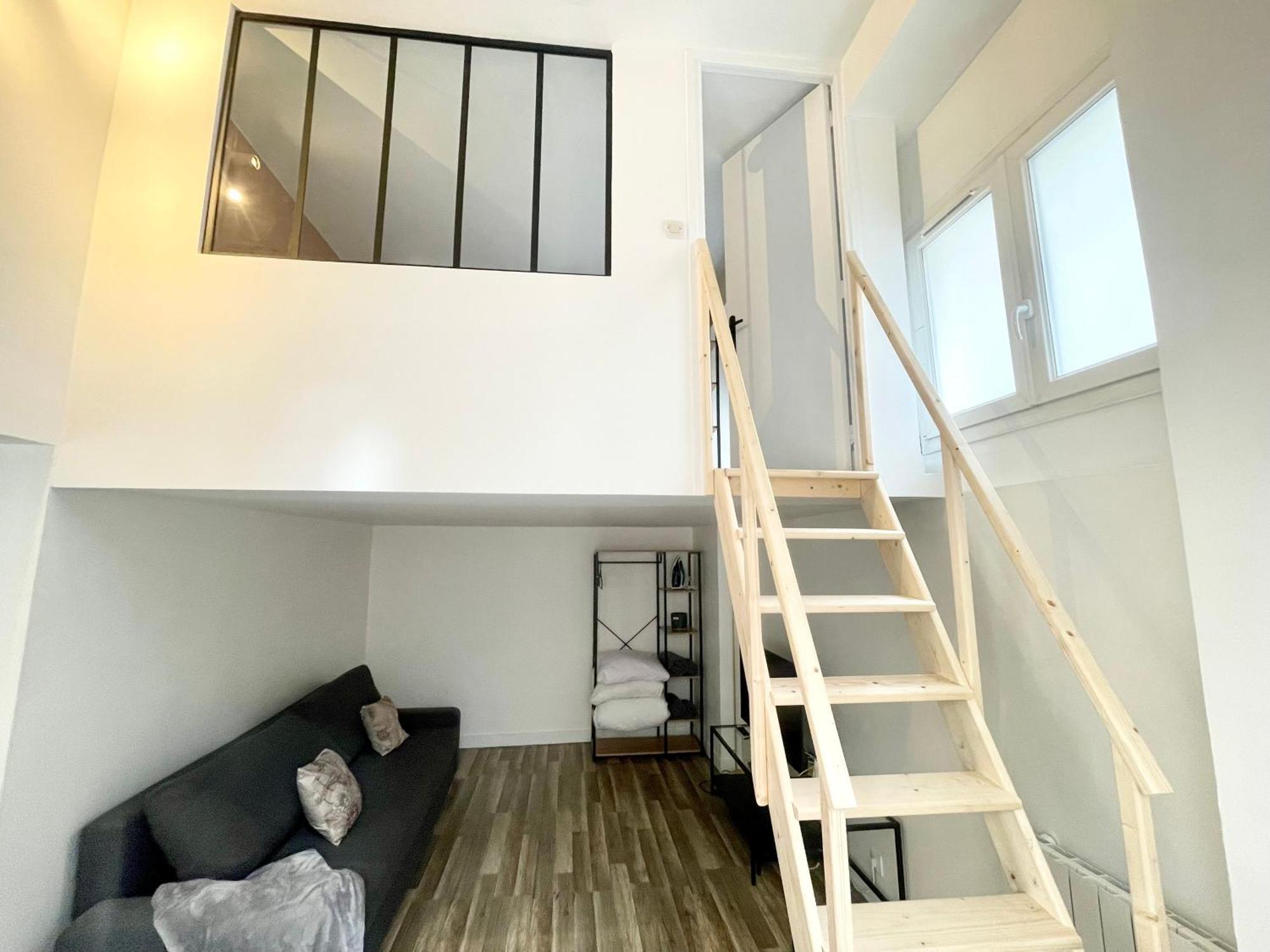 Homely & Charming Parisian Duplex - Near Marais * Parigi